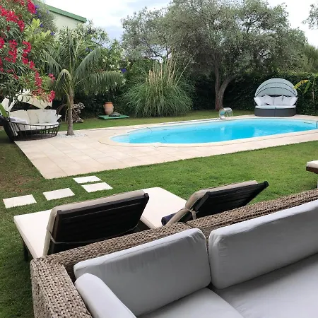 Ines Con Piscina Sud Sardegna فيلة *